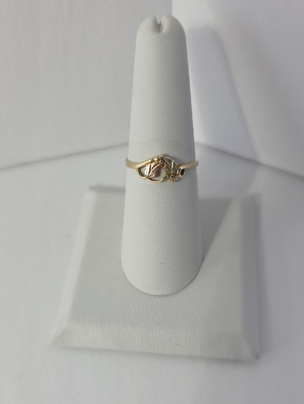 Delicate Rose Gold Leaf Motif Ring